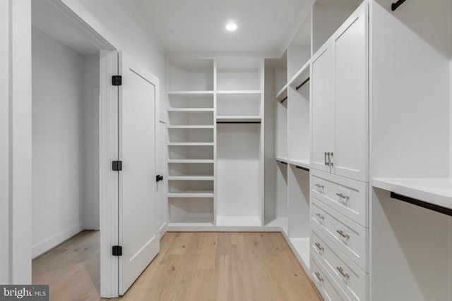 123 TAPAWINGO RD SW, Vienna, VA 22180