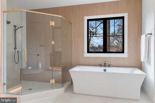 123 TAPAWINGO RD SW, Vienna, VA 22180