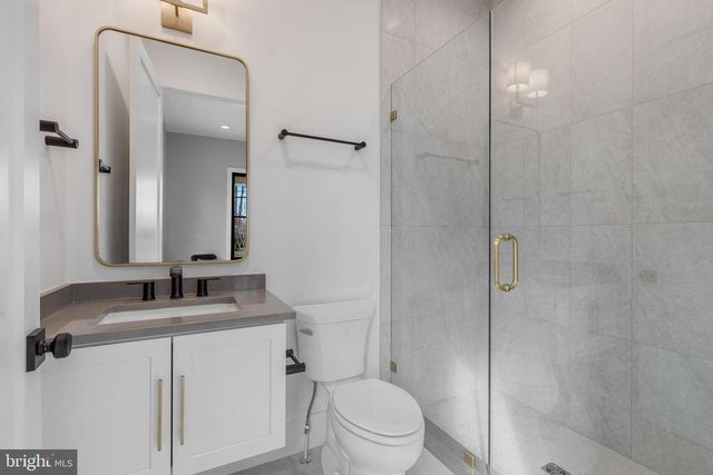 123 TAPAWINGO RD SW, Vienna, VA 22180