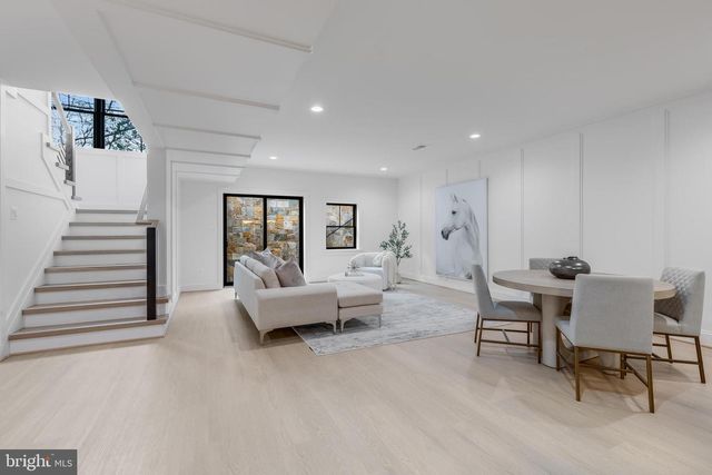 123 TAPAWINGO RD SW, Vienna, VA 22180