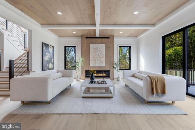 123 TAPAWINGO RD SW, Vienna, VA 22180