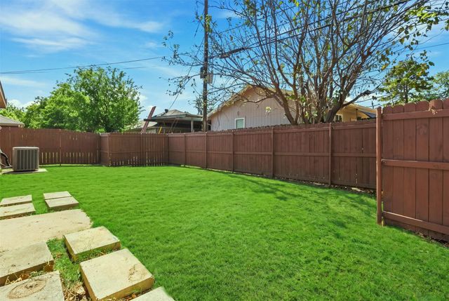 8570 Bearden Lane, Dallas, TX 75227
