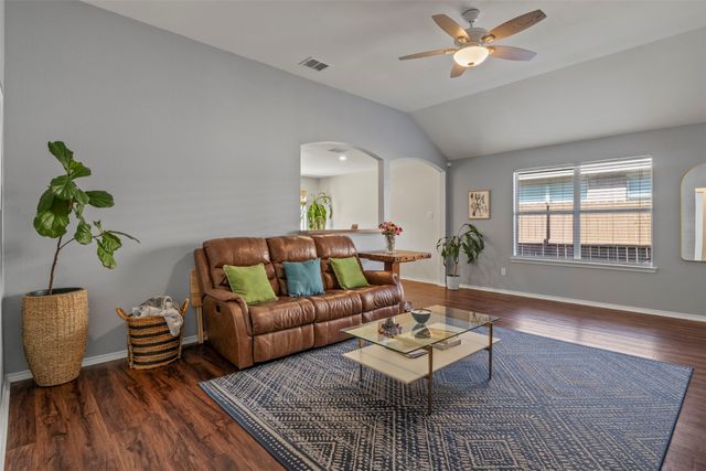 8570 Bearden Lane, Dallas, TX 75227