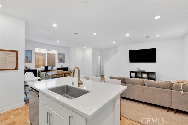 16604 Quince Lane, Fontana, CA 92336