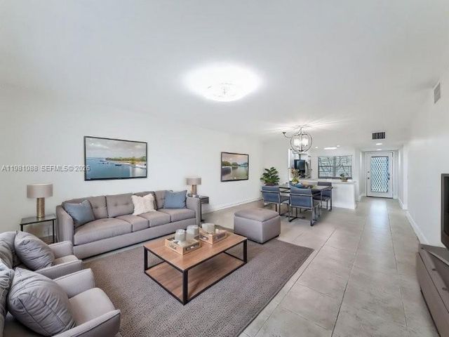 12701 SW 13th St 310F, Pembroke Pines, FL 33027