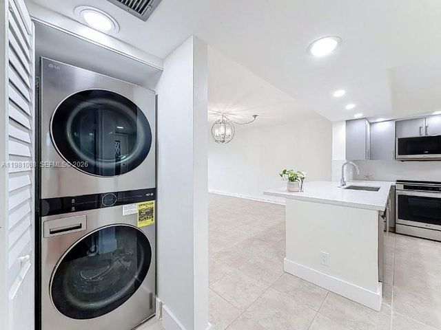 12701 SW 13th St 310F, Pembroke Pines, FL 33027