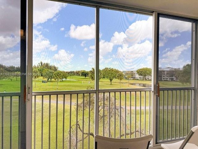 12701 SW 13th St 310F, Pembroke Pines, FL 33027