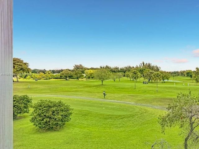 12701 SW 13th St 310F, Pembroke Pines, FL 33027