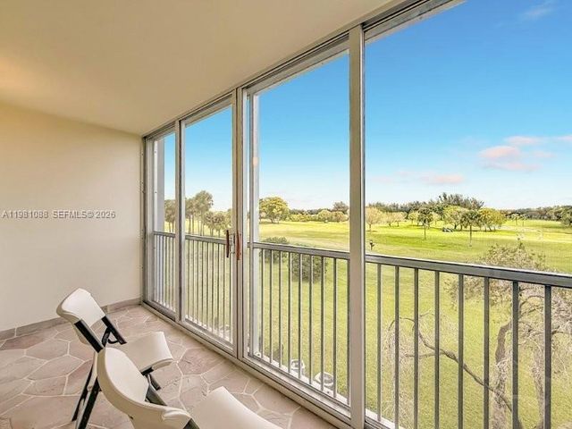 12701 SW 13th St 310F, Pembroke Pines, FL 33027