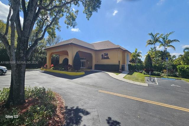 12701 SW 13th St 310F, Pembroke Pines, FL 33027