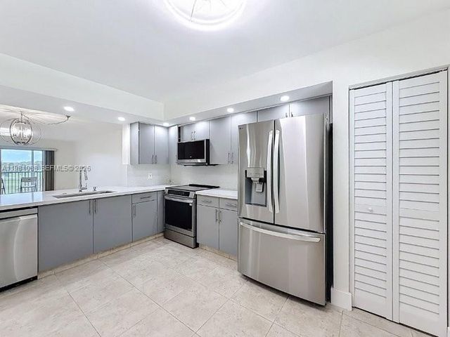 12701 SW 13th St 310F, Pembroke Pines, FL 33027