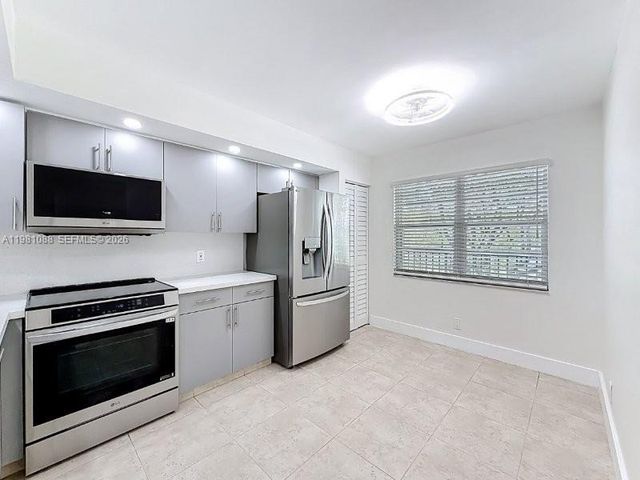 12701 SW 13th St 310F, Pembroke Pines, FL 33027