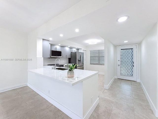 12701 SW 13th St 310F, Pembroke Pines, FL 33027