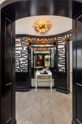 8 Upland, Irvine, CA 92602