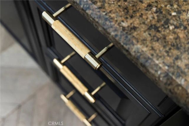 8 Upland, Irvine, CA 92602