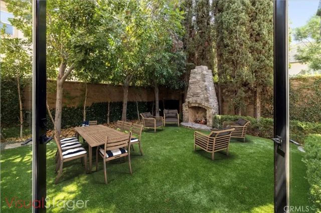 8 Upland, Irvine, CA 92602