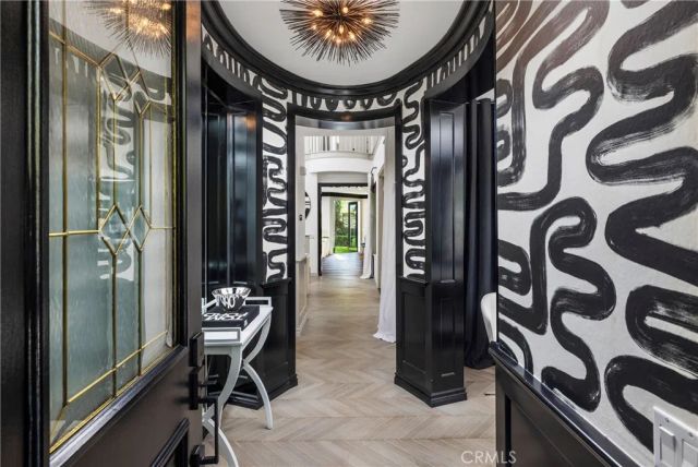 8 Upland, Irvine, CA 92602