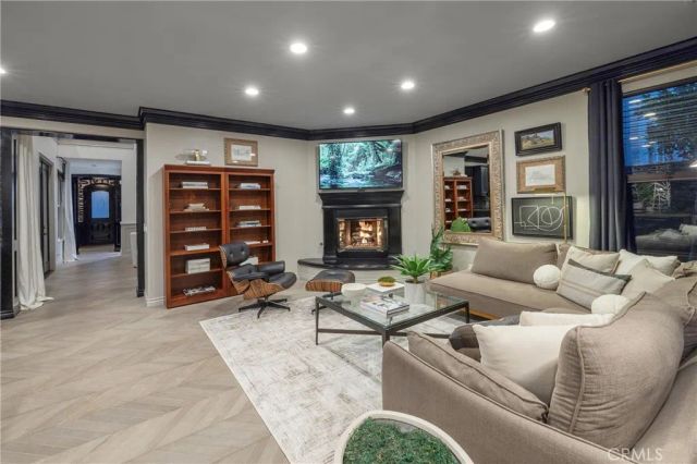 8 Upland, Irvine, CA 92602