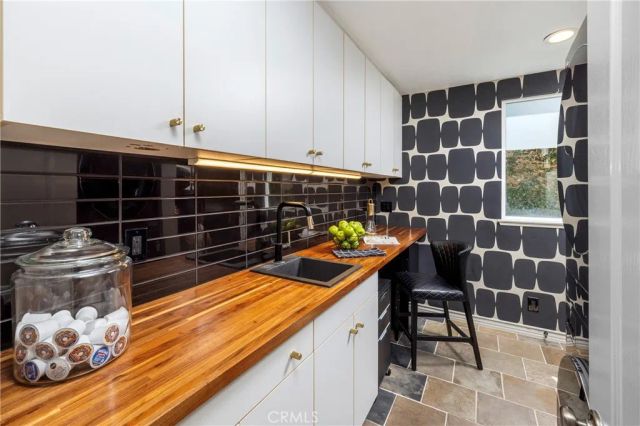 8 Upland, Irvine, CA 92602