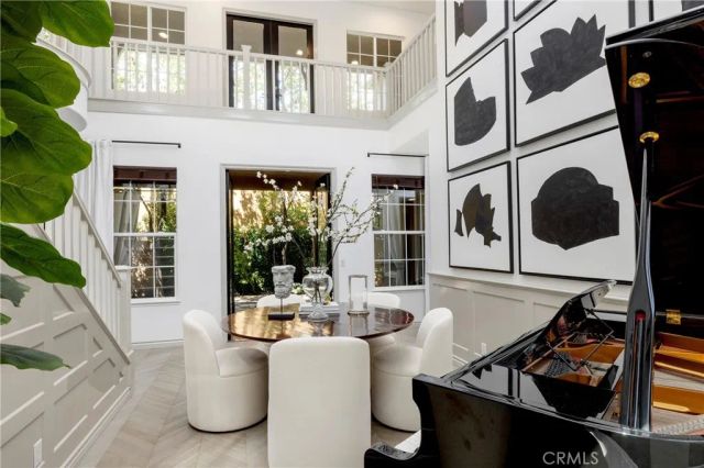 8 Upland, Irvine, CA 92602