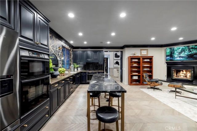 8 Upland, Irvine, CA 92602