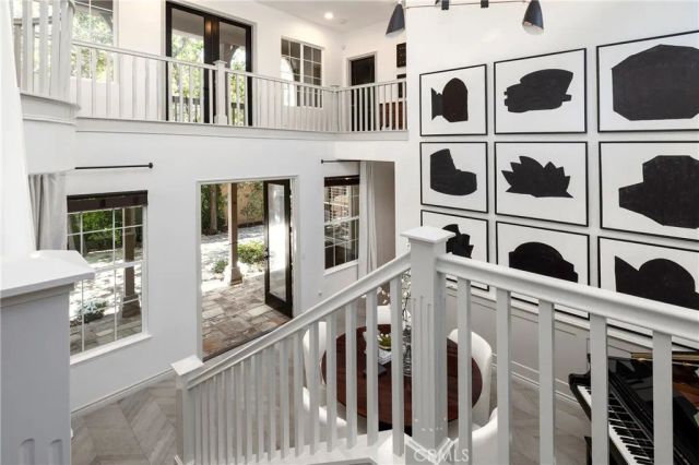 8 Upland, Irvine, CA 92602