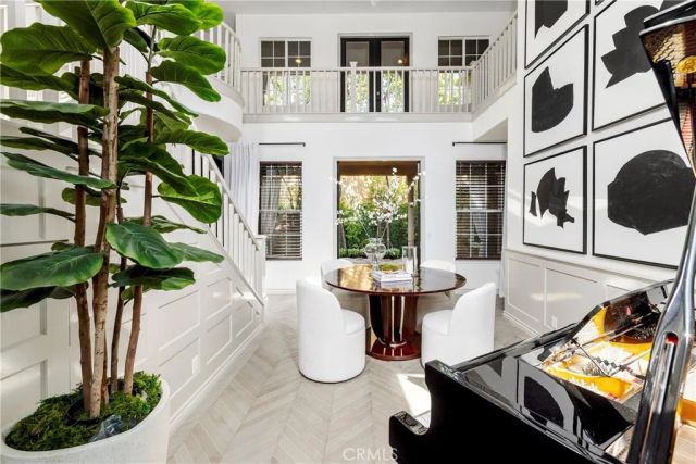 8 Upland, Irvine, CA 92602