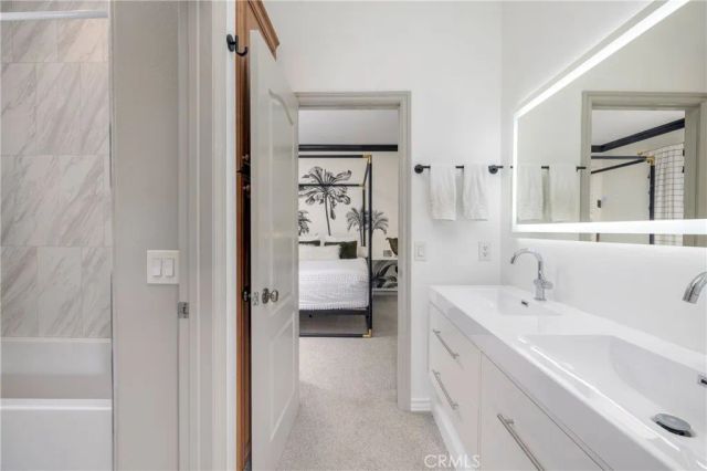 8 Upland, Irvine, CA 92602