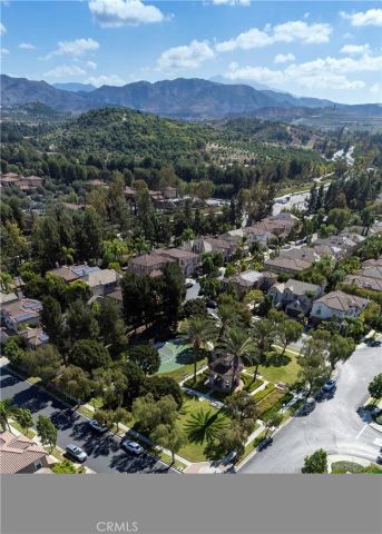 8 Upland, Irvine, CA 92602