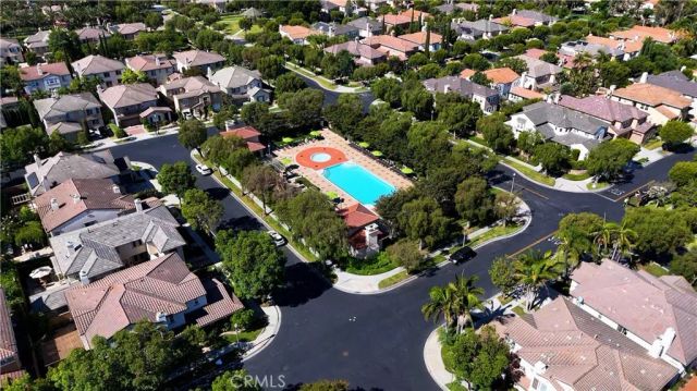 8 Upland, Irvine, CA 92602