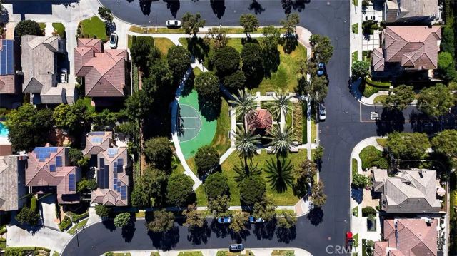 8 Upland, Irvine, CA 92602