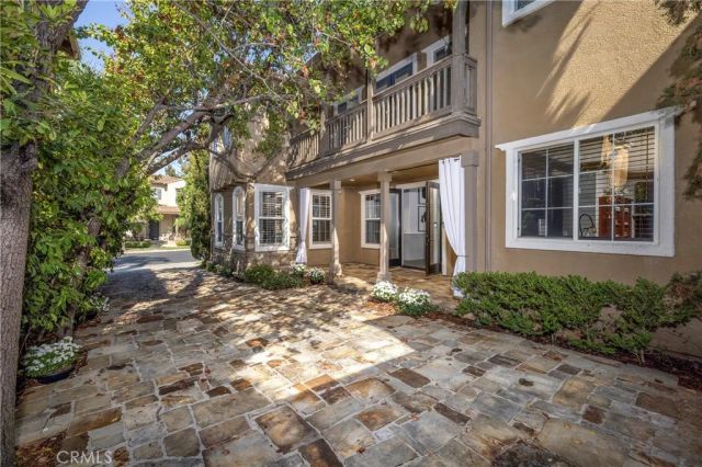 8 Upland, Irvine, CA 92602