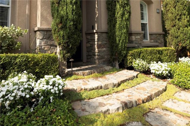 8 Upland, Irvine, CA 92602