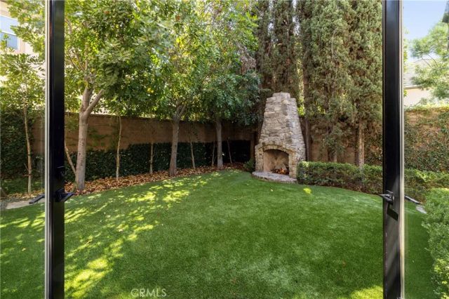 8 Upland, Irvine, CA 92602