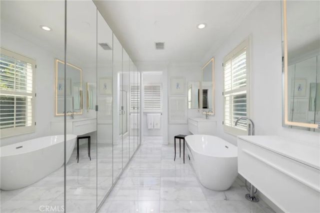 8 Upland, Irvine, CA 92602