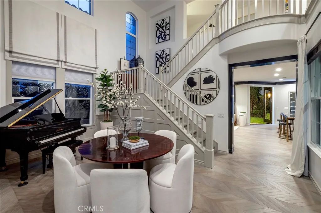 8 Upland, Irvine, CA 92602