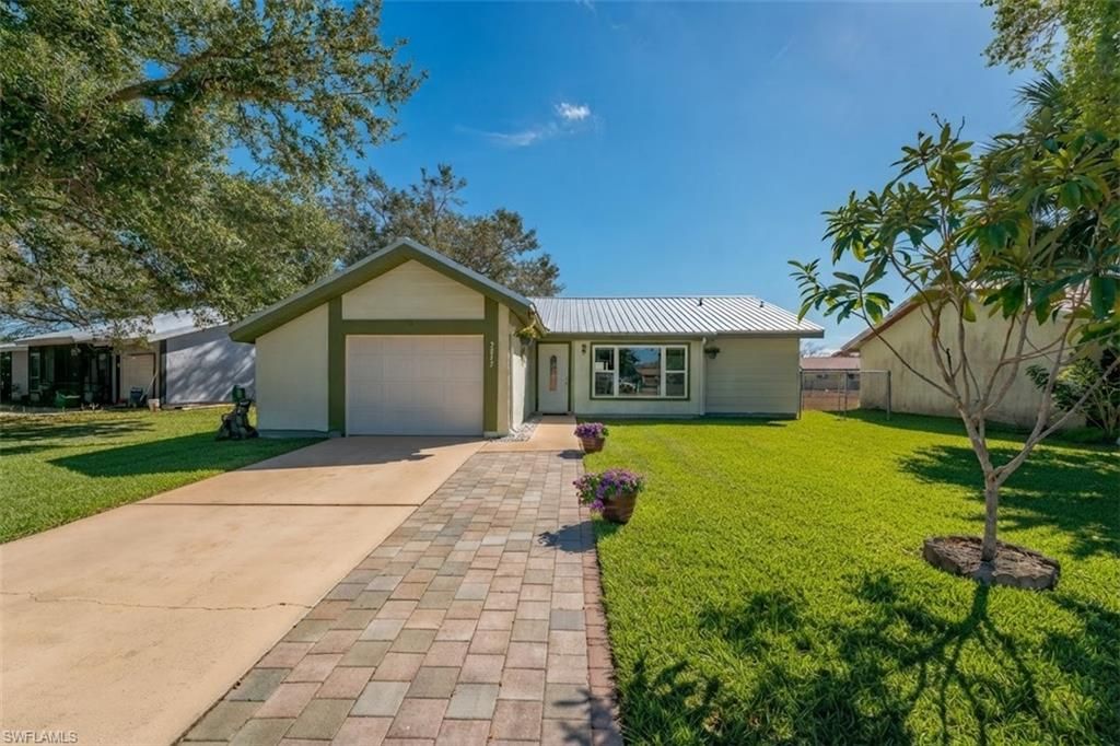 2015 Showboat PLZ, LABELLE, FL 33935 — exterior