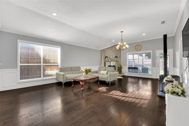 2832 Claremont Drive, Grand Prairie, TX 75052