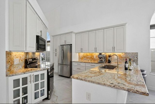 1055 NW 117th Avenue, Coral Springs, FL 33071