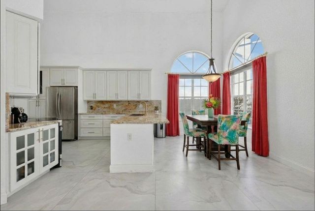 1055 NW 117th Avenue, Coral Springs, FL 33071