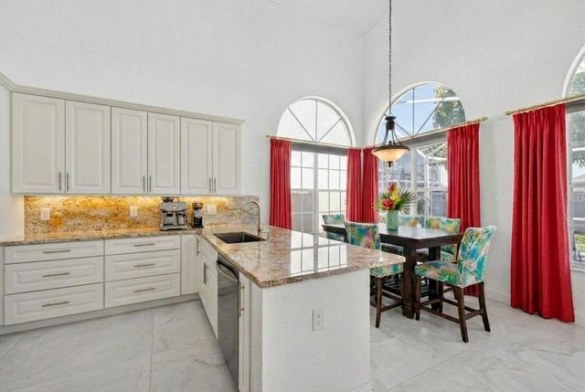 1055 NW 117th Avenue, Coral Springs, FL 33071