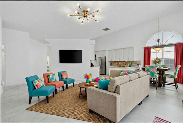 1055 NW 117th Avenue, Coral Springs, FL 33071