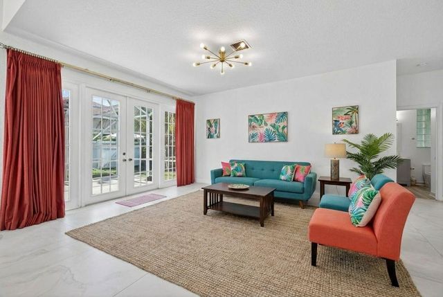 1055 NW 117th Avenue, Coral Springs, FL 33071