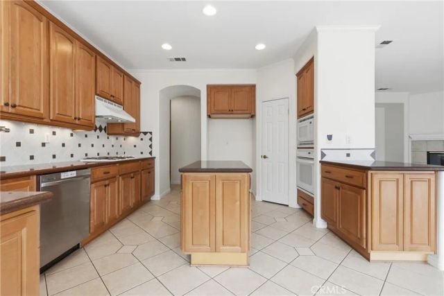 1414 Barbados Drive, Hemet, CA 92543