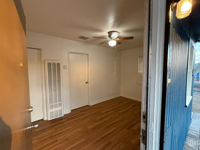 800 Shalimar Drive, Bakersfield, CA 93306