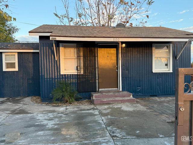 800 Shalimar Drive, Bakersfield, CA 93306