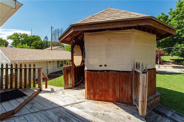 15800 E Salisbury Road, Independence, MO 64050