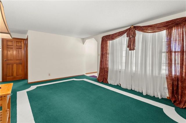 15800 E Salisbury Road, Independence, MO 64050