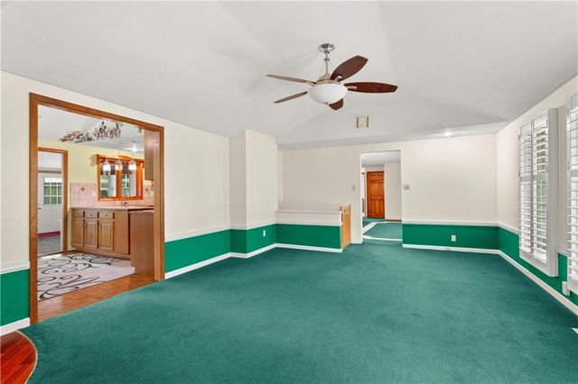 15800 E Salisbury Road, Independence, MO 64050