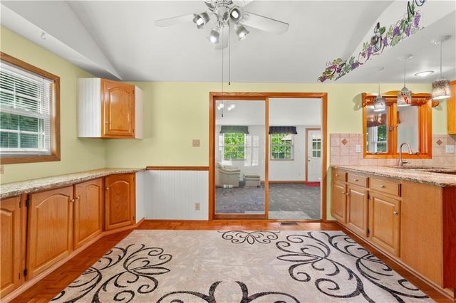 15800 E Salisbury Road, Independence, MO 64050